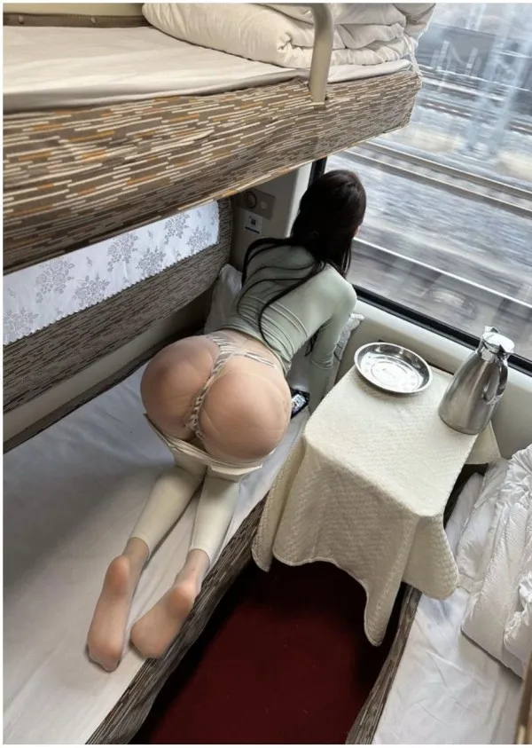 썸녀 집에서 물건 찾아주다가 그만..